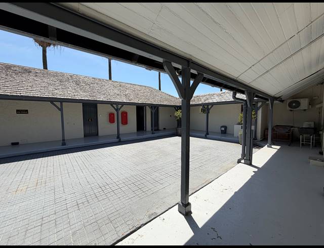 670M² OFFICE TO LET IN PAARDEVLEI